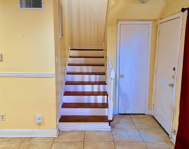 7047 Bissonnet Street - Photo Thumbnail 4