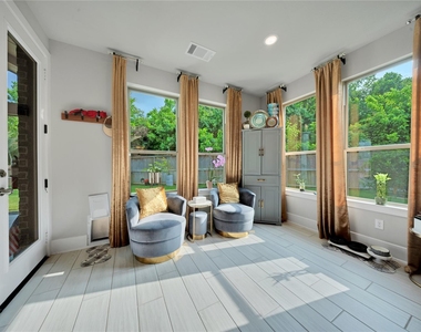 8826 Forest Side Drive - Photo Thumbnail 14
