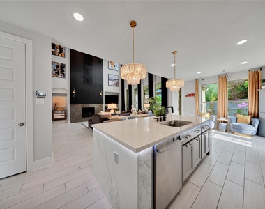 8826 Forest Side Drive - Photo Thumbnail 12