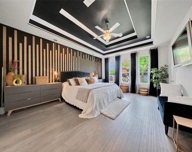 8826 Forest Side Drive - Photo Thumbnail 15