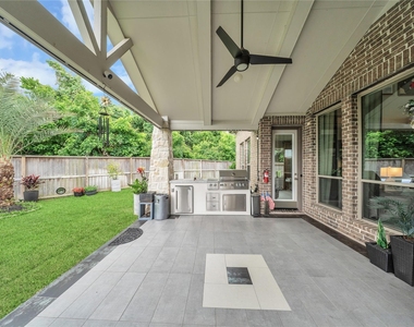 8826 Forest Side Drive - Photo Thumbnail 32