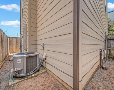 1616 Live Oak Street - Photo Thumbnail 1