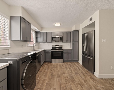 7714 Renwick Drive - Photo Thumbnail 12