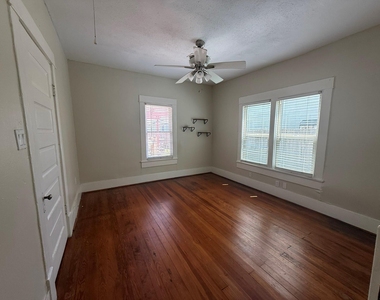 1406 Columbia Street - Photo Thumbnail 15