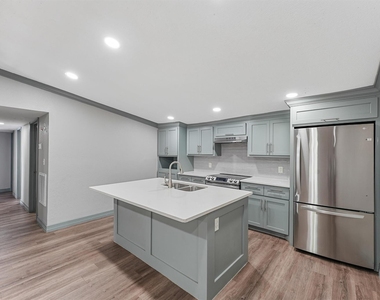 110 Robin Street - Photo Thumbnail 6
