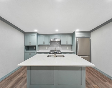 110 Robin Street - Photo Thumbnail 5