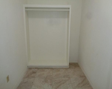 21722 Tophill Drive - Photo Thumbnail 14