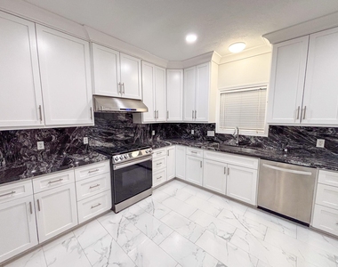 19207 Poplar Trails Lane - Photo Thumbnail 31