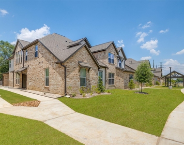221 Park Place Circle - Photo Thumbnail 1