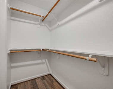 221 Park Place Circle - Photo Thumbnail 22