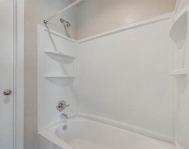 221 Park Place Circle - Photo Thumbnail 17