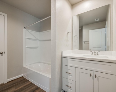 221 Park Place Circle - Photo Thumbnail 20