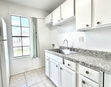 8323 Wilcrest Drive - Photo Thumbnail 4