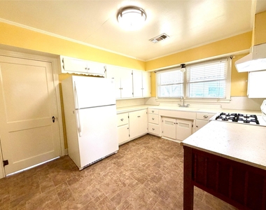 1104 Marie Street - Photo Thumbnail 9