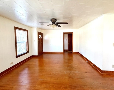 1104 Marie Street - Photo Thumbnail 7