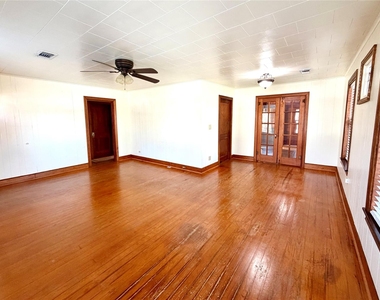 1104 Marie Street - Photo Thumbnail 8