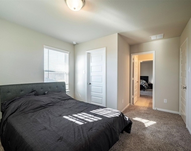11627 Brookside Arbor Lane - Photo Thumbnail 16