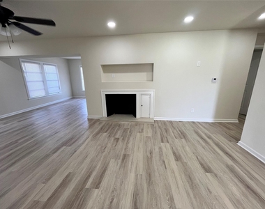 615 Eubanks Street - Photo Thumbnail 8