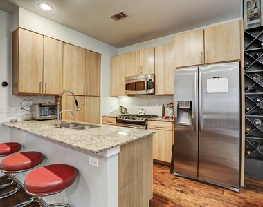 359 Sydnor Street - Photo Thumbnail 6