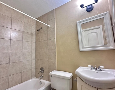5830 Effingham Drive - Photo Thumbnail 10