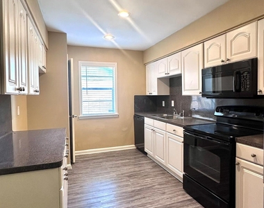 5830 Effingham Drive - Photo Thumbnail 4