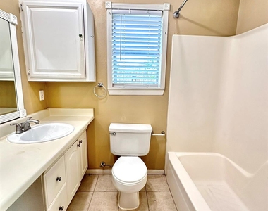 5830 Effingham Drive - Photo Thumbnail 8