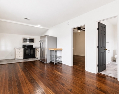 6816 Sherman Street - Photo Thumbnail 3