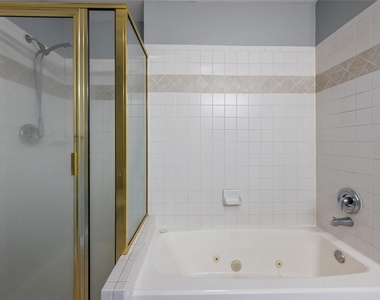 11709 Lakeside Place Drive - Photo Thumbnail 24