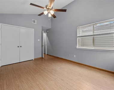 11709 Lakeside Place Drive - Photo Thumbnail 18