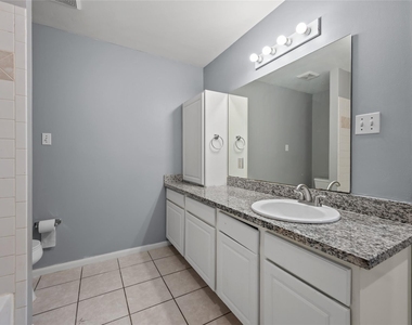 11709 Lakeside Place Drive - Photo Thumbnail 16