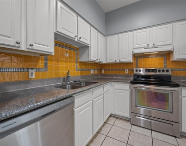 11709 Lakeside Place Drive - Photo Thumbnail 9