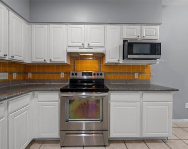 11709 Lakeside Place Drive - Photo Thumbnail 10