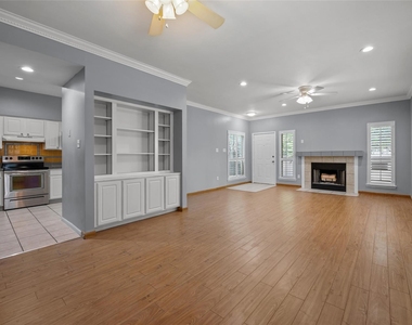 11709 Lakeside Place Drive - Photo Thumbnail 5