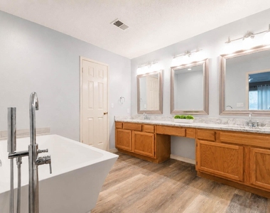 17015 Fordingbridge Drive - Photo Thumbnail 10
