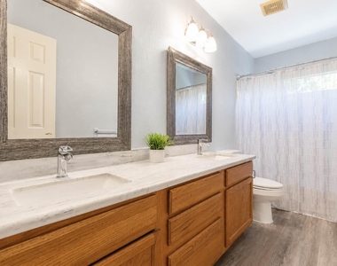 17015 Fordingbridge Drive - Photo Thumbnail 14
