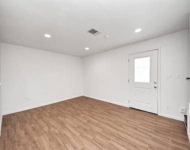 12068 Beechnut Street - Photo Thumbnail 10