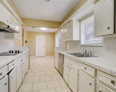 15118 Steeplechase Road - Photo Thumbnail 13