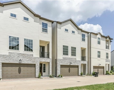 10915 Brookeshire Chase Lane - Photo Thumbnail 1