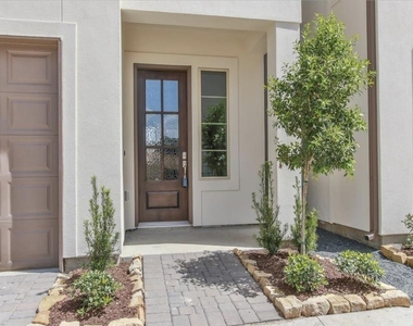 10915 Brookeshire Chase Lane - Photo Thumbnail 2
