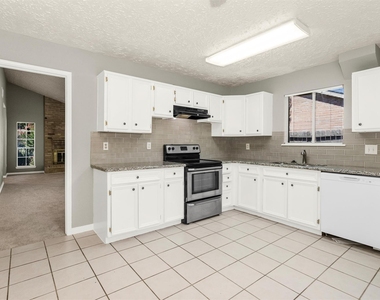 22819 Capitol Landing Lane - Photo Thumbnail 9