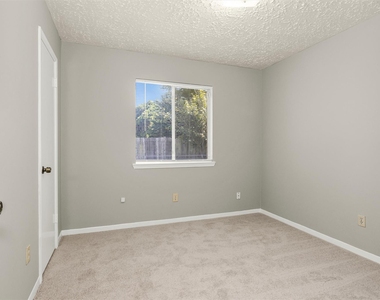 22819 Capitol Landing Lane - Photo Thumbnail 15