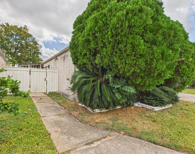 7611 Hopewell Lane - Photo Thumbnail 2