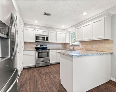 12730 Lake Conroe Hills Drive - Photo Thumbnail 9
