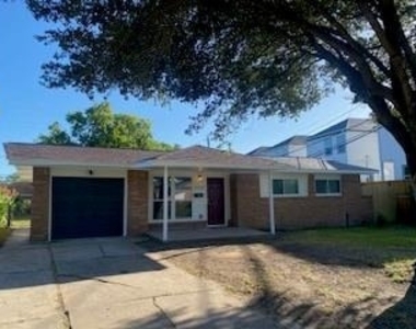 2626 Tidewater Drive - Photo Thumbnail 2
