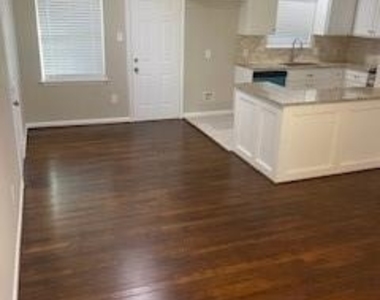 2626 Tidewater Drive - Photo Thumbnail 5