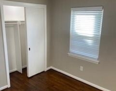2626 Tidewater Drive - Photo Thumbnail 10