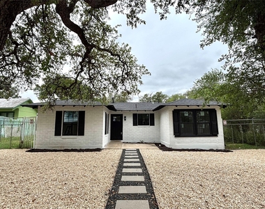 260 S East Avenue - Photo Thumbnail 1