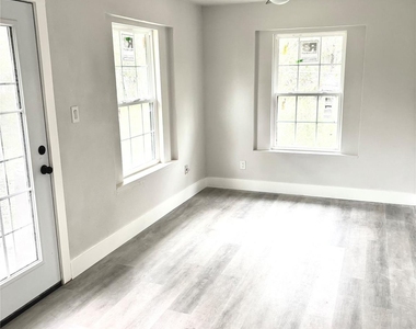260 S East Avenue - Photo Thumbnail 4
