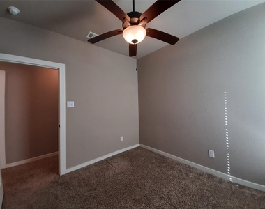 9741 Grosbeak Lane - Photo Thumbnail 12