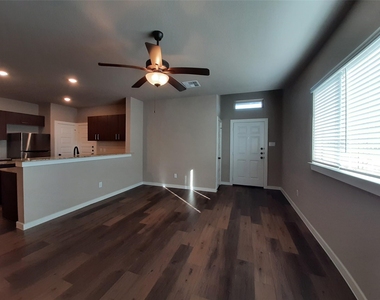 9741 Grosbeak Lane - Photo Thumbnail 5